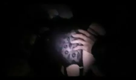 مردی سکس ها جدید دختری را پیدا کرد که یک دیک لاستیکی پیدا کند و به او مکیدن واقعی داد