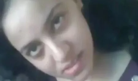 زن روی مبل دراز کلیپ های جدید سکسی کشیده ، پاهایش را گسترده تر می کند و به خودش اجازه می دهد لعنتی کند