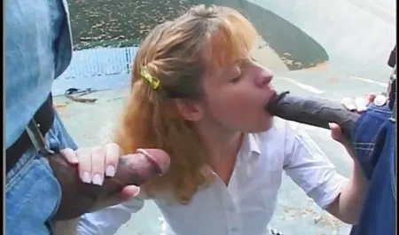 بلوند لعنتی شد و او عکس جدید سکسی به طور تصادفی یک سرنگ را تجربه کرد