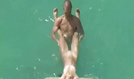 bbw زرق فلم های سکس جدید و برق دار داغ یک شخص طاس در آشپزخانه fucks