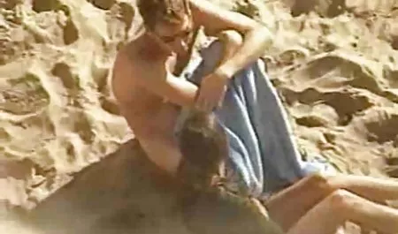 او شوهر غافلگیرش را به یک فیلم سکسی های جدید آپارتمان جدید آورد و یک فاک خانوادگی ترتیب داد