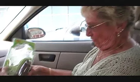 سبزه سیری غیرمستقیم از blowjob و پرش روی یک سایت فیلم های سکسی جدید dildo لاستیکی