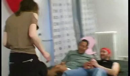 هاتی بازیگوش روسی سبک سگ کوچولو ایستاده و رابطه جنسی اسباب بازی الاغ فیلم های سکسی جدید خارجی ایجاد می کند